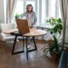 FJÄRIL LUMI – modernes skandinavisches Tischdesign aus Eiche